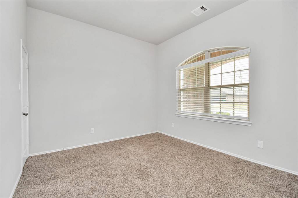 Photos displayed may be of similar unites or floor plans featuring the same finishes.