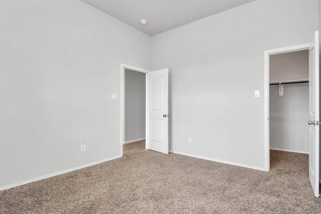 Photos displayed may be of similar unites or floor plans featuring the same finishes.