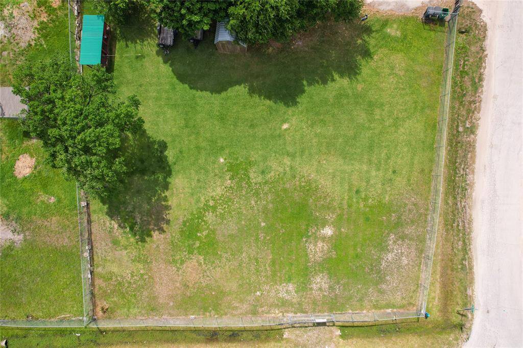 This property is ideal for investors, business owners, or developers looking to secure a valuable piece of real estate in a strategic location