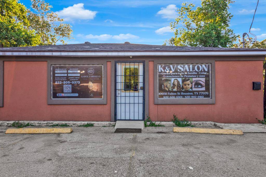 Beauty salon entry (Unit #1/Main unit).