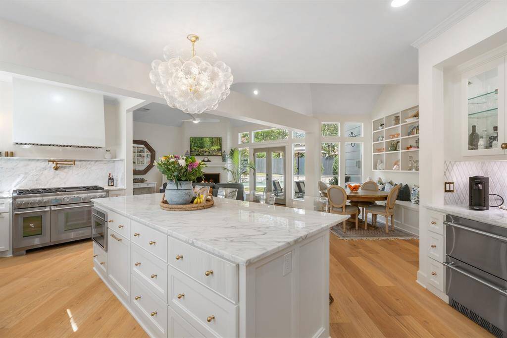 Soft close drawer, cabinets and modern hardware are additional highlights.