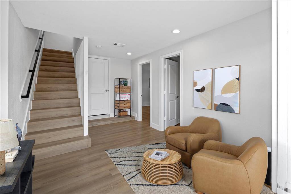 Virtually Staged Photo of Entry Foyer