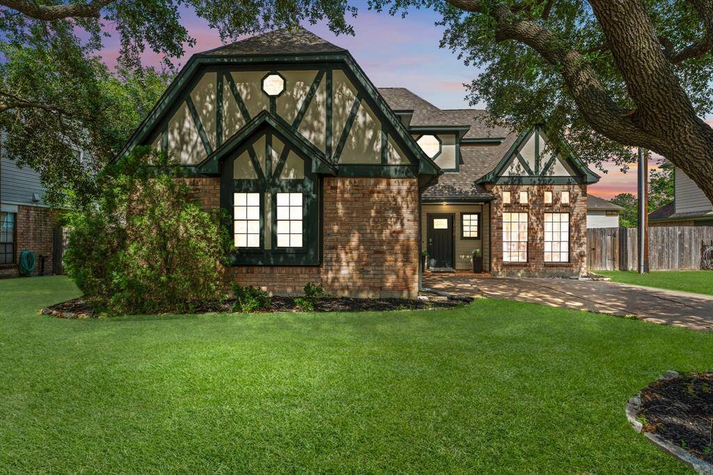 Modern meets charm in the sought after master-planned community of Steeplechase!