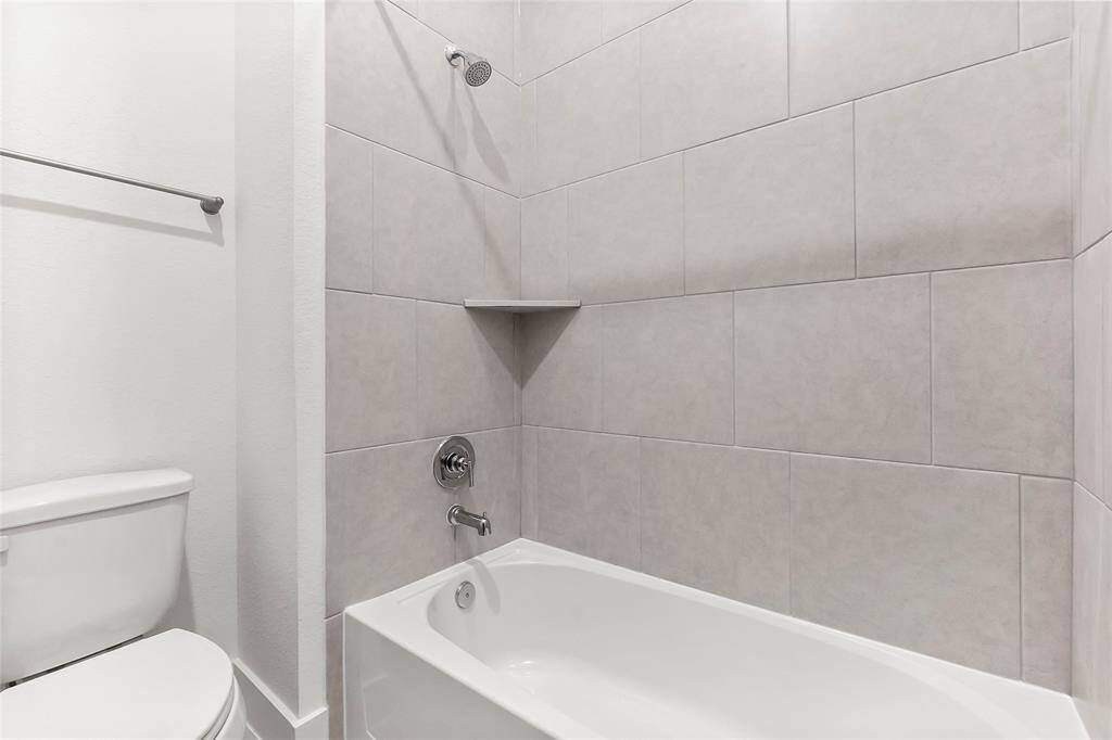 Bath 2 Tub/Shower Combination with Toiletry Shelf