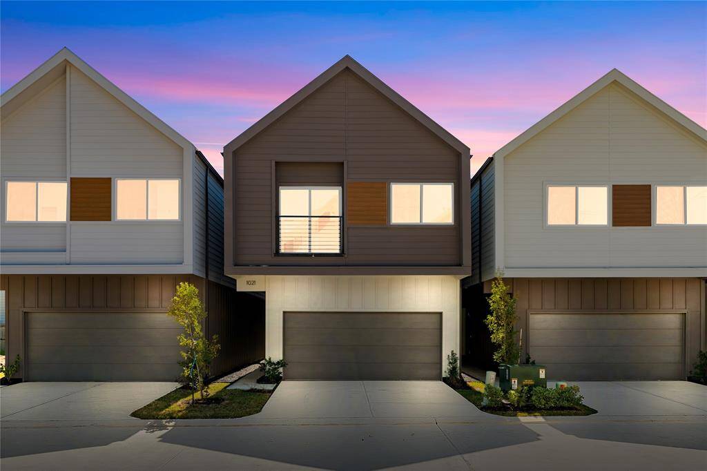 With multiple elevation options, this community allows you to choose what suits you best.
