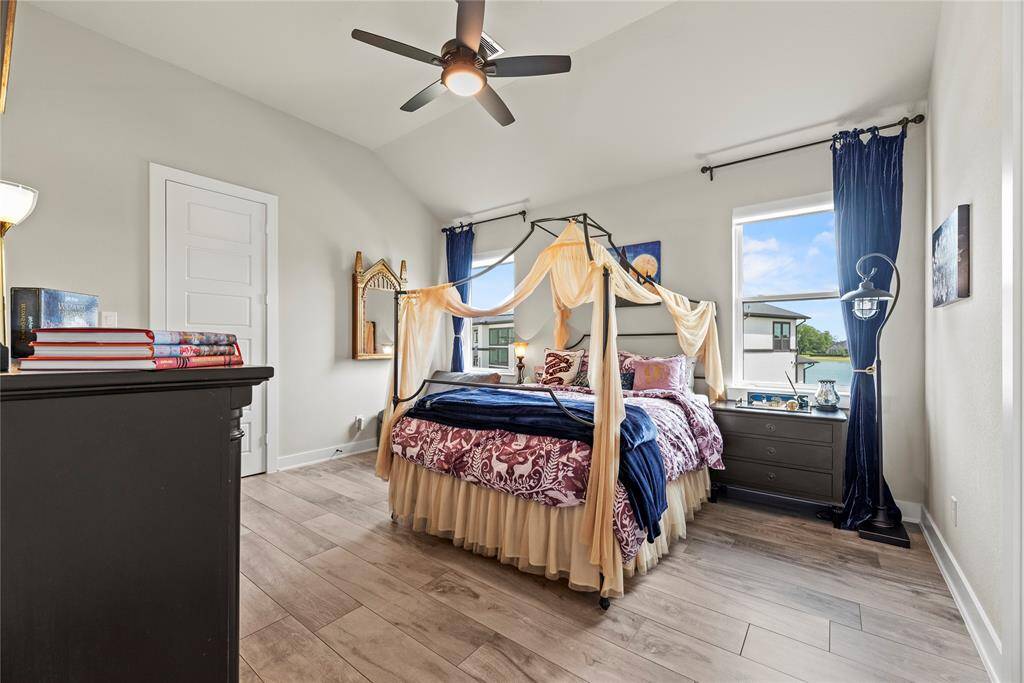 Bright light cascades into each bedroom through wide windows. Guests or children will serenely wake to the soft glow of the new and glorious day!