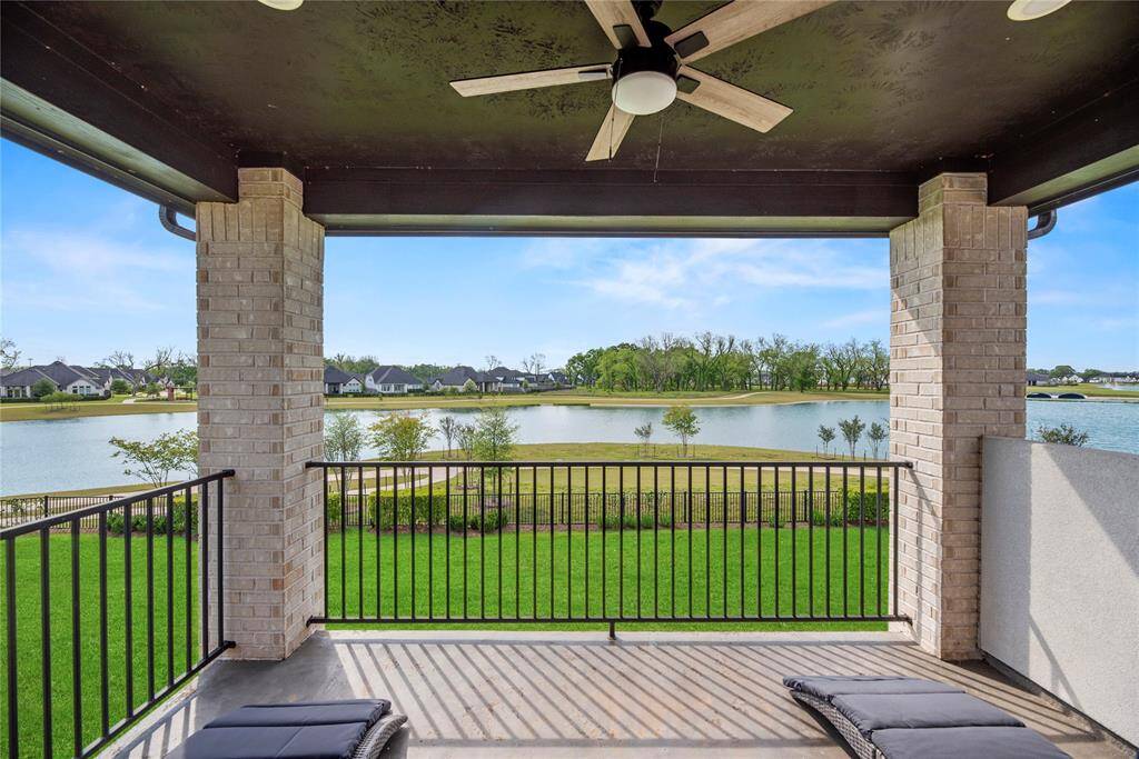Balcony off the Upstairs game room—perfect for soaking in lake views and enjoying the refreshing breeze.