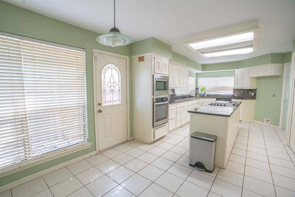 Breakfast area /  kitchen