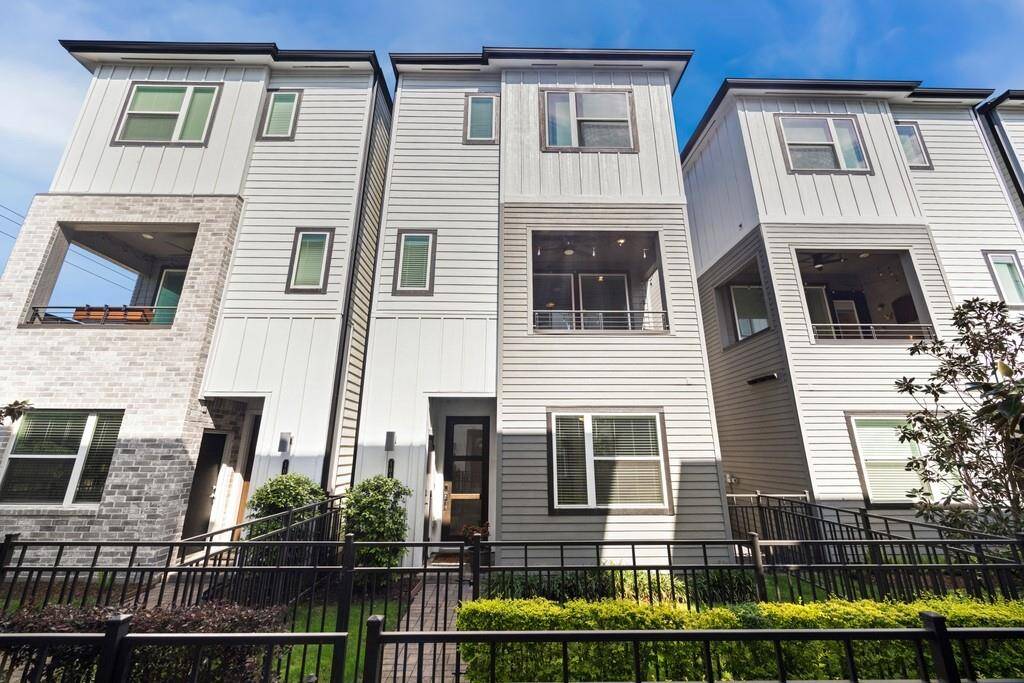 Welcome to 1051 Timbergrove Yards!