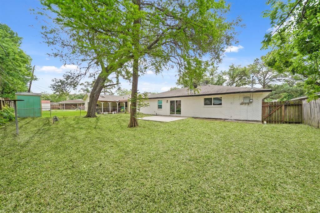 Large fully fenced in backyard
