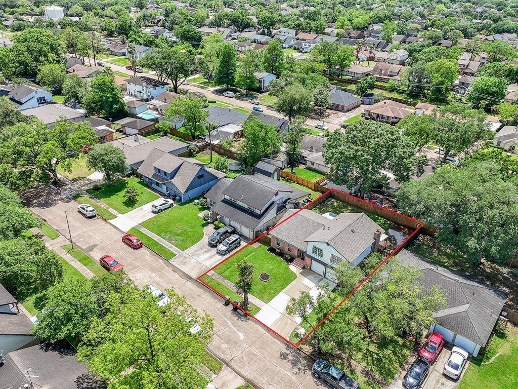 Located in the family-friendly South Belt–Ellington neighborhood, this home offers access to nearby parks, schools, and shopping centers, ensuring convenience and community.