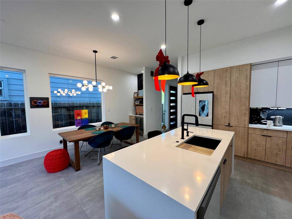 High end Samsung appliance package with all modern technology. Fridge with TV, interior camera, WiFi monitoring to name a few..