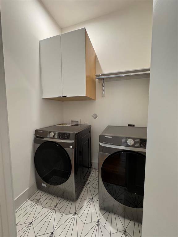 Laundry with extra hanging space