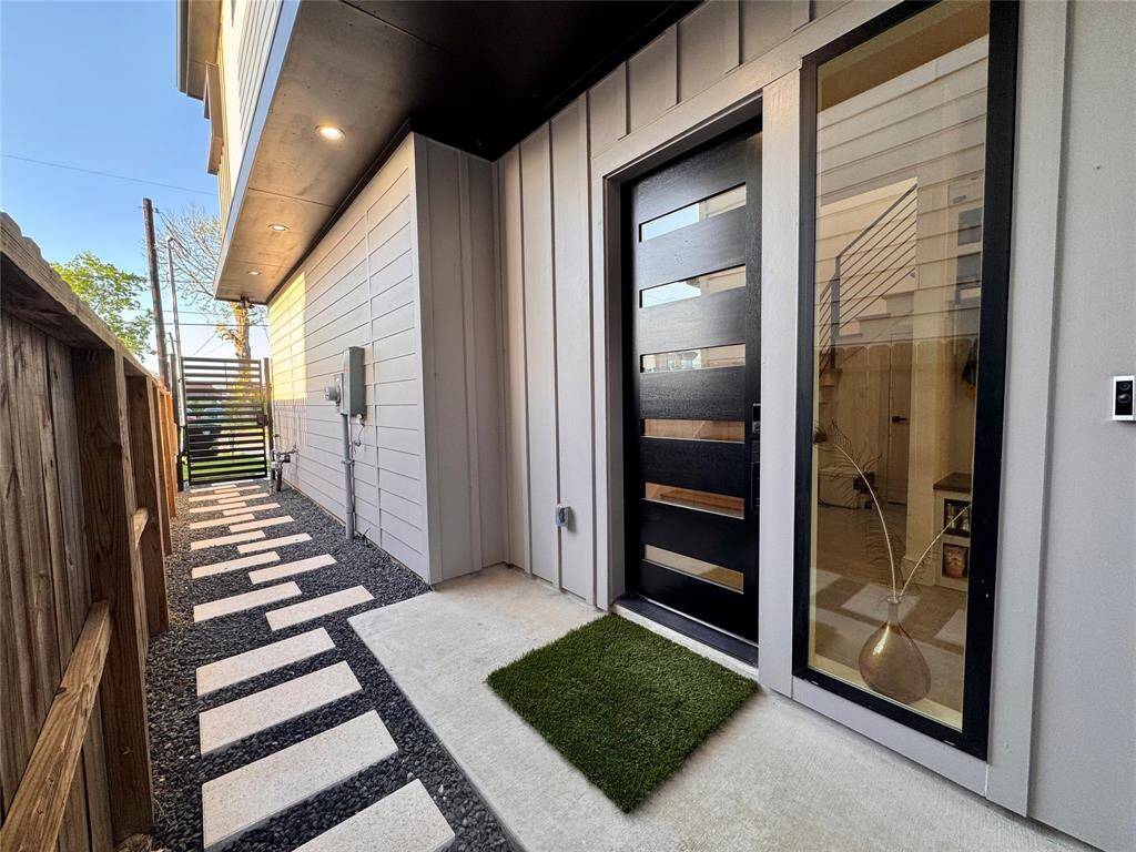 Enhanced Security: Includes a lockable gate, Ring Pro floodlight with camera, and Ring Pro 2 video doorbell system—a $1,500 upgrade for your peace of mind.