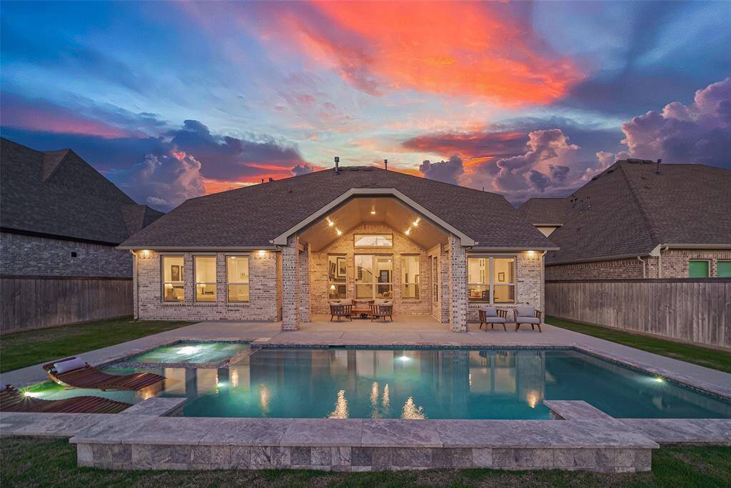Enjoy breathtaking sunsets like this from your backyard oasis!