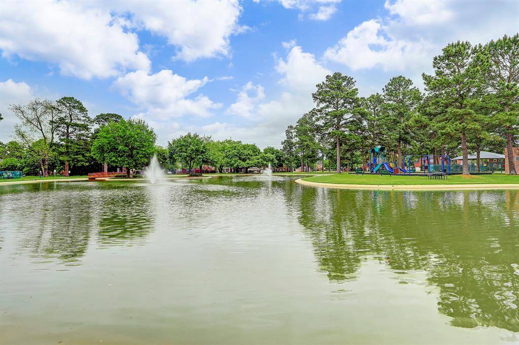 Lakewood Grove Park