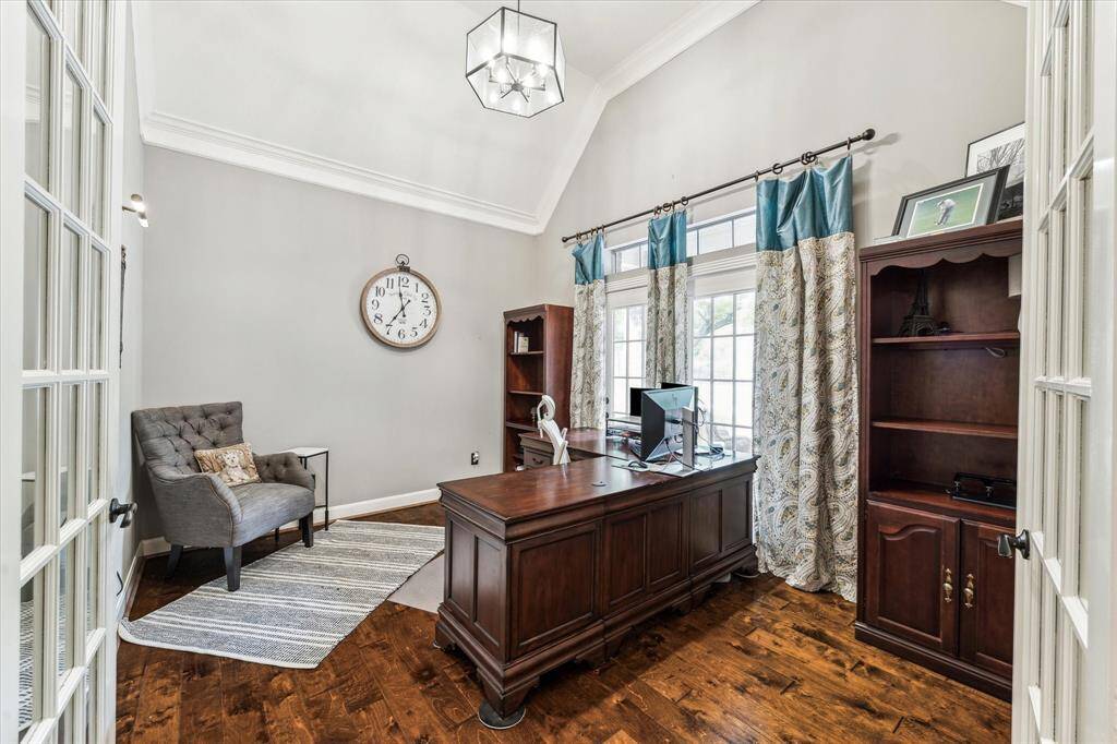 Private study with views of the front patio