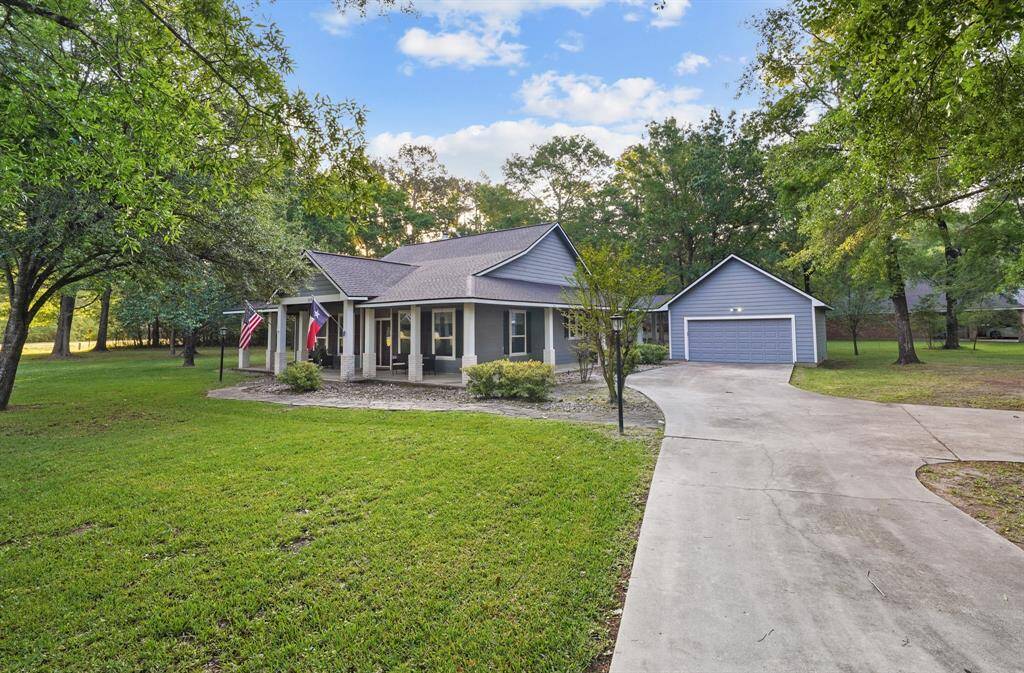 Welcome to 11718 Creek View Lane!
