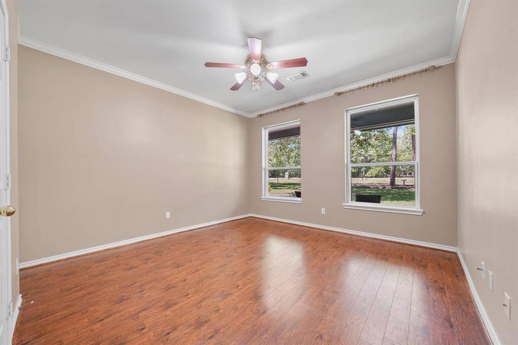 Guest bedroom 1