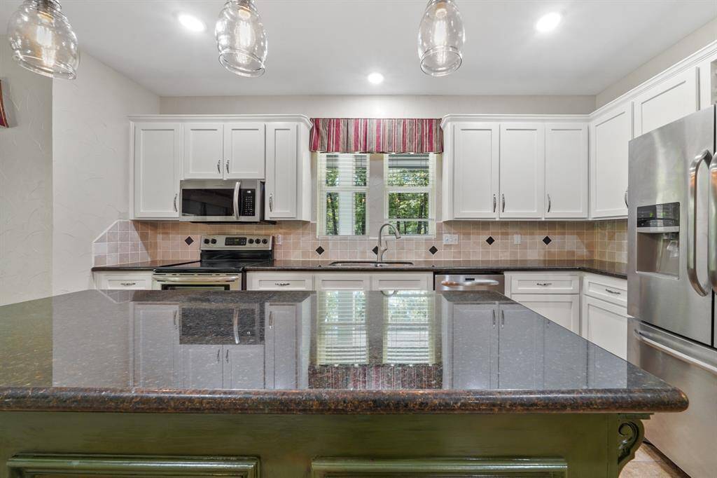 Over-sized kitchen island