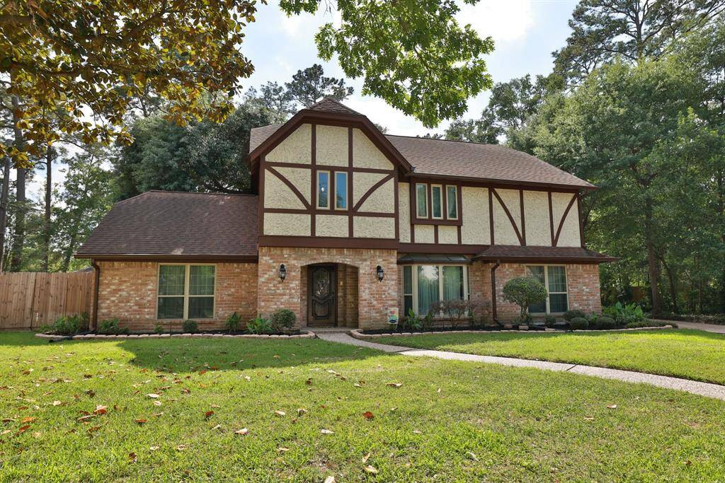 Welcome to the stately home located on a large lot in a quiet culdesac.