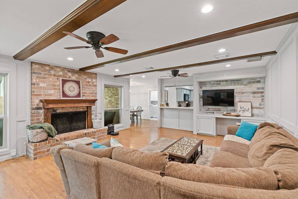 Open concept makes entertaining a breeze!