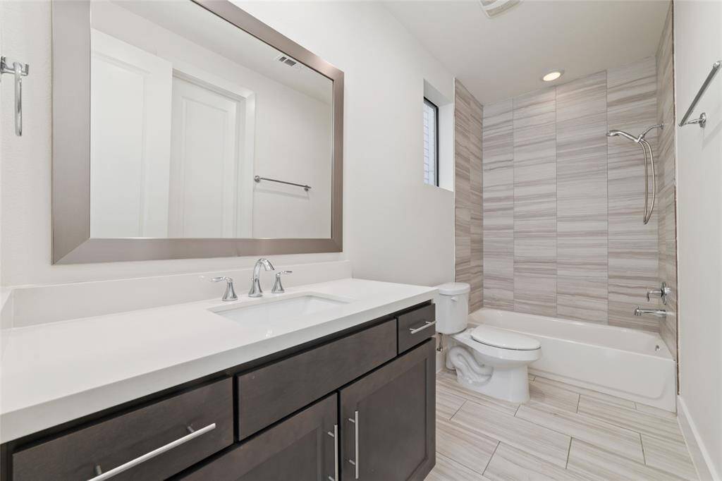 1st floor bathroom