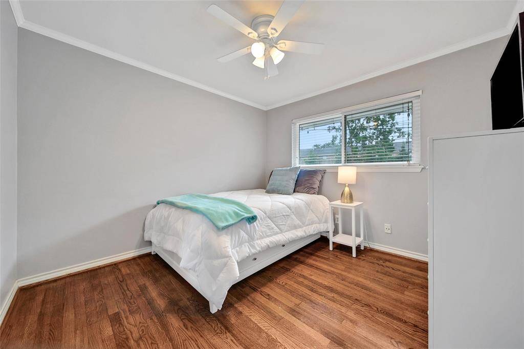 Secondary bedroom with a spacious closet.