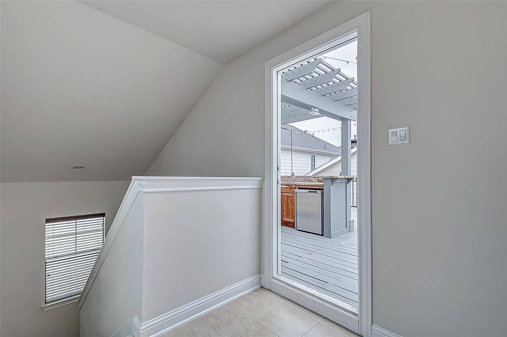 Landing space on the 4th floor as you exit into the deck.