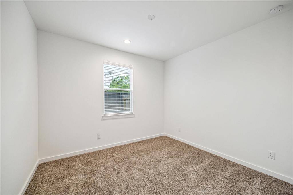 1st floor secondary bedroom
