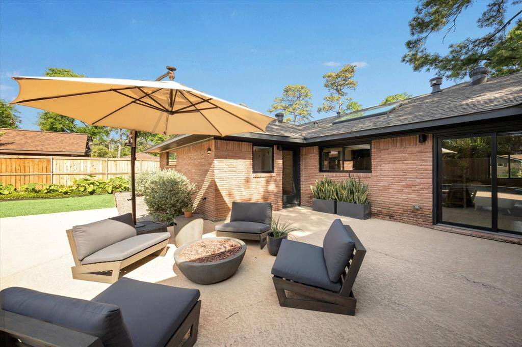 Other notable features: Electrical system was updated in (*2021), PEX plumbing (*2021)Smart home doorbell, two exterior cameras and keyless entry locks. * per seller
