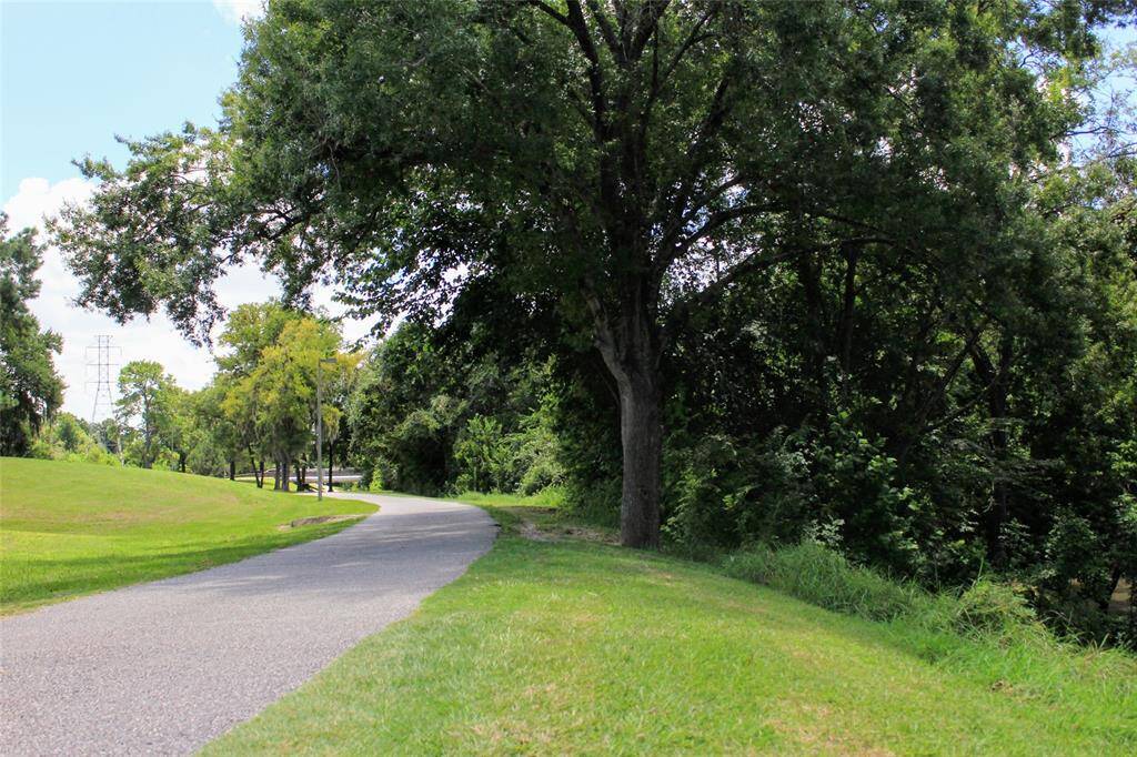 Your new home is just steps away from the Robin Loop that connects into Terry Hershey Park.