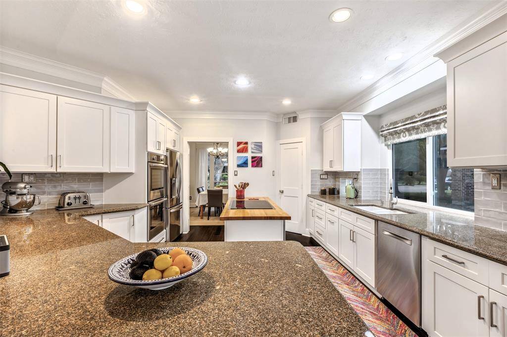 Another angle of the kitchen from the breakfast room. This is a chef’s dream come true!