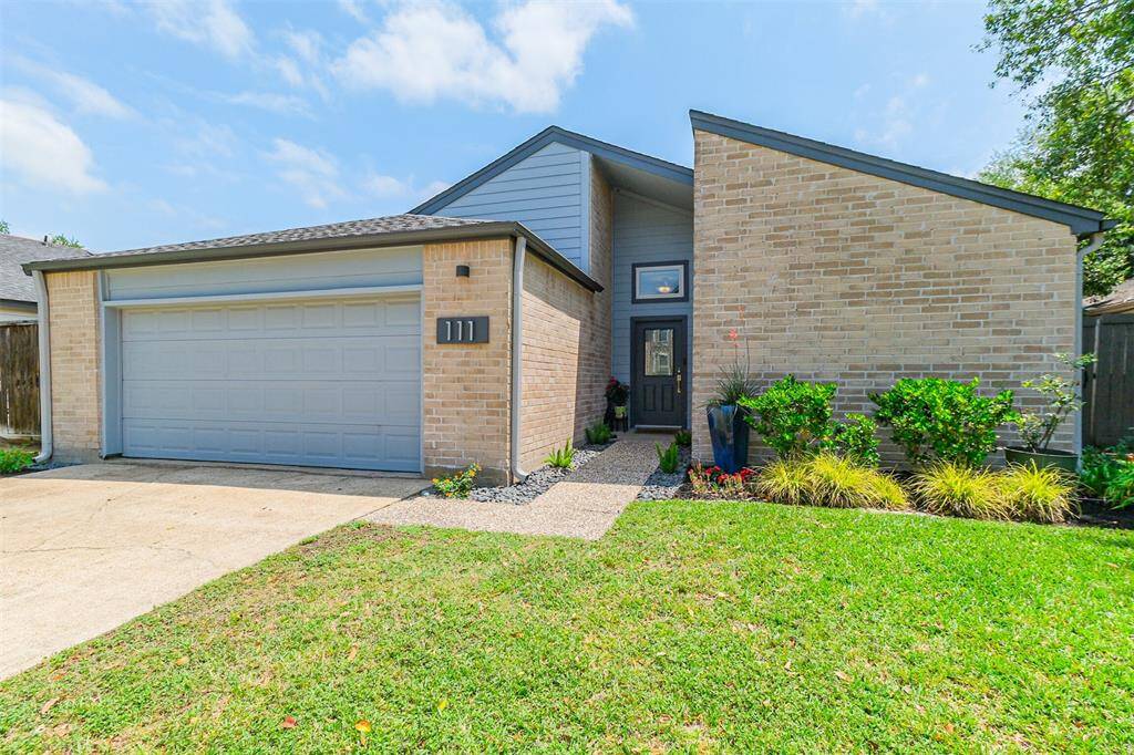 Stunning 3 bedroom, 2 bath patio home tucked in a quiet neighborhood. Roof was replaced in 2017.