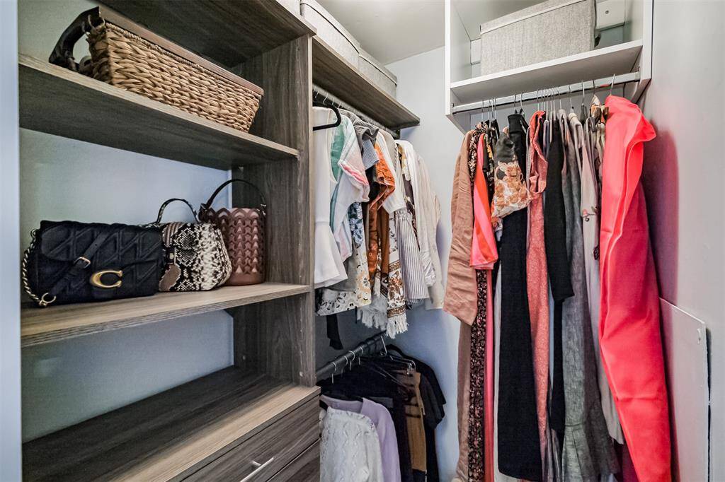 1/2 primary walk-in closet.
