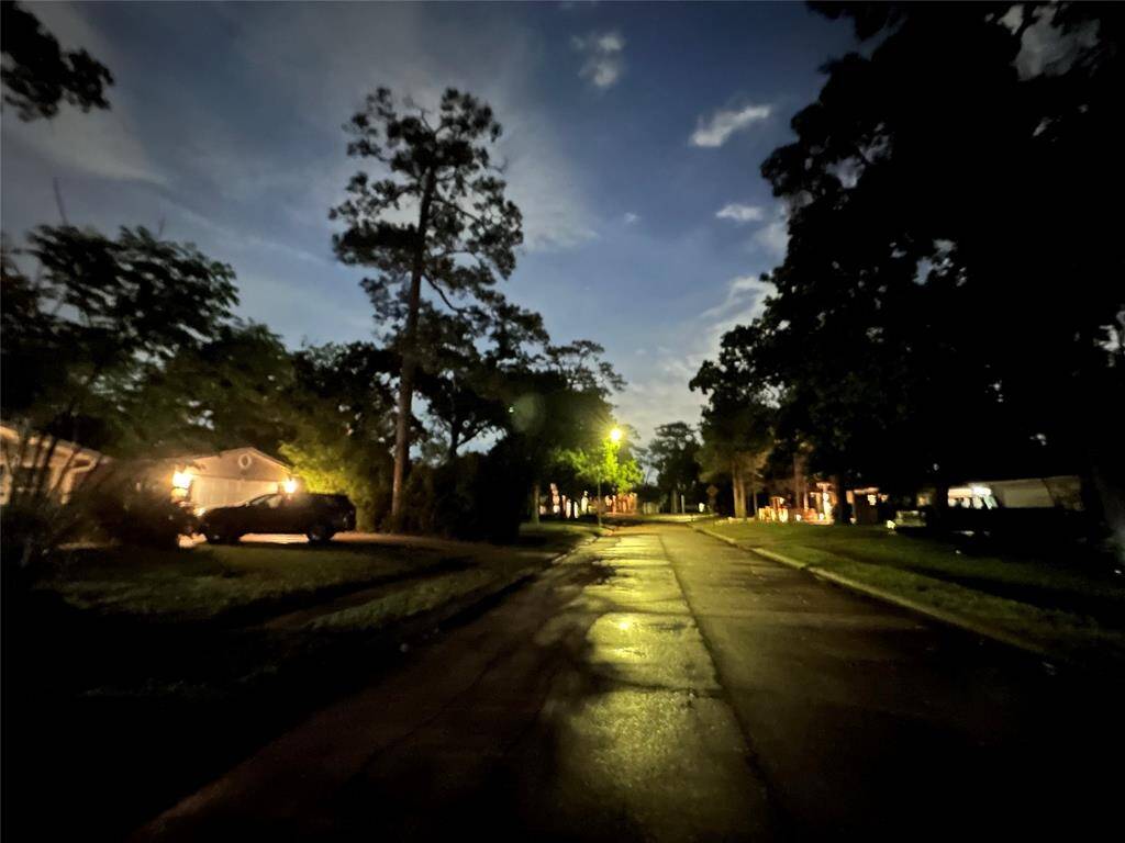 Night time Tosca street view