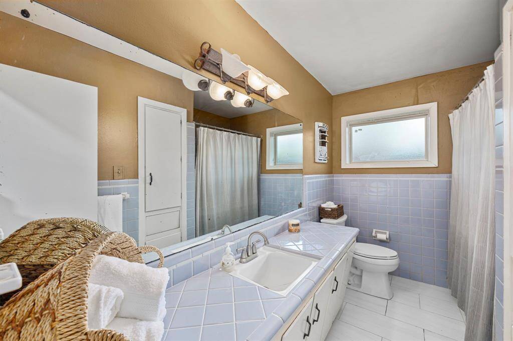 Secondary Bath