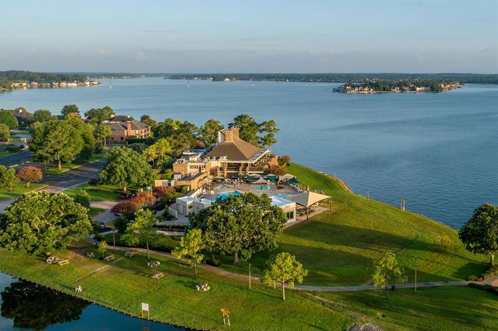 A lifestyle by the beautiful Lake Conroe.