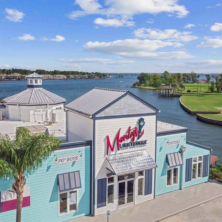 Easy access to dining, shopping and entertaining.