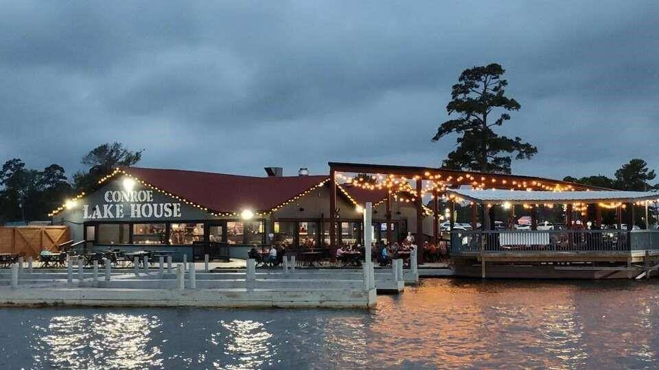 Dining on the lake.
