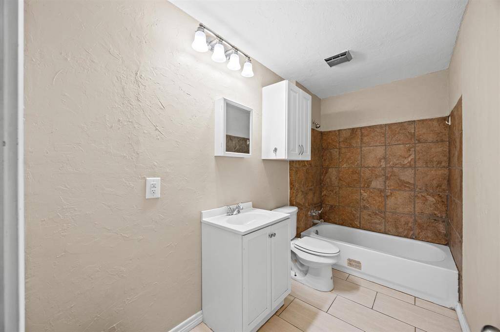 Full Bath with lots of addition space