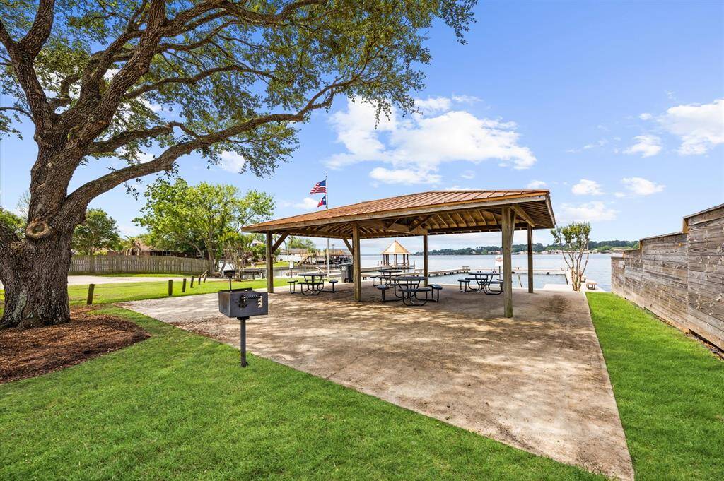 Boat dock picnic area