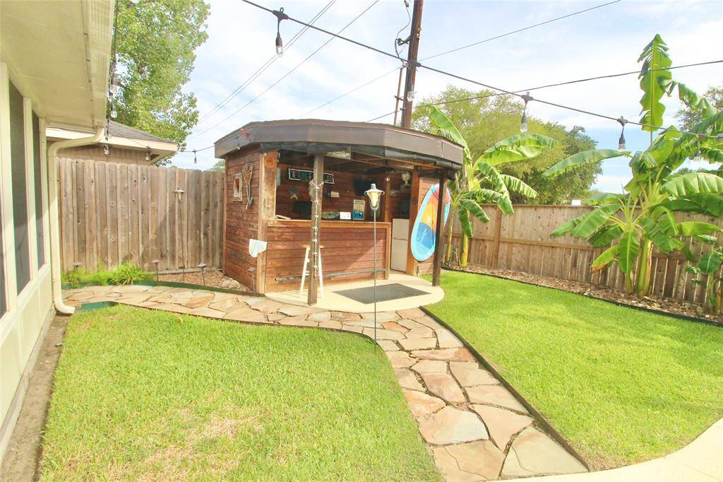 Enjoy your cabana bar ready for entertaining