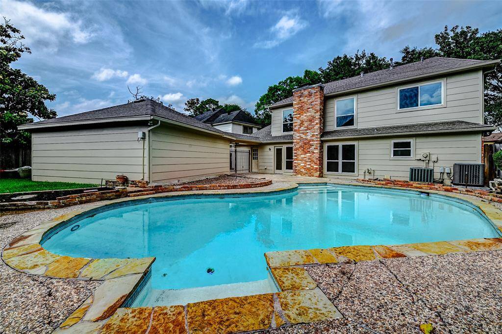 Chill out in your own sparkling pool, perfect for hot summer days.
