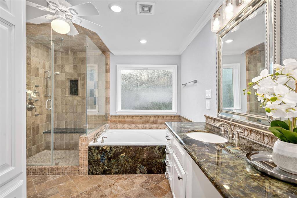 PRIMARY BATHROOM- Great space and layout in this bathroom.