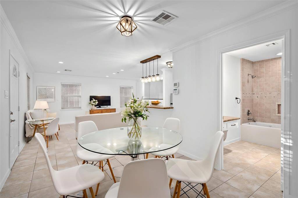 GUEST HOUSE- Virtually Staged as a second living area to your home. Long term guests? What a perfect place to keep everyone comfortable!