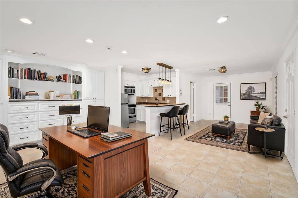 GUEST HOUSE - Virtually Staged as a home office. Work in peace away from the distractions of a busy home!