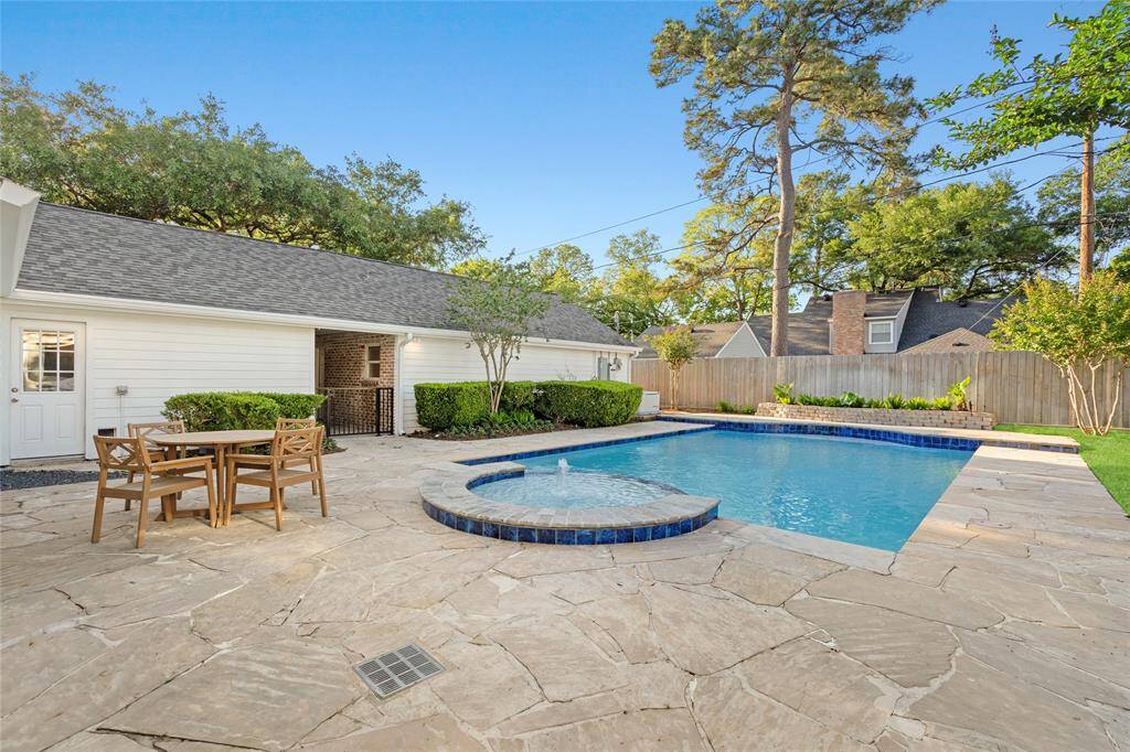 PRIVATE OASIS!