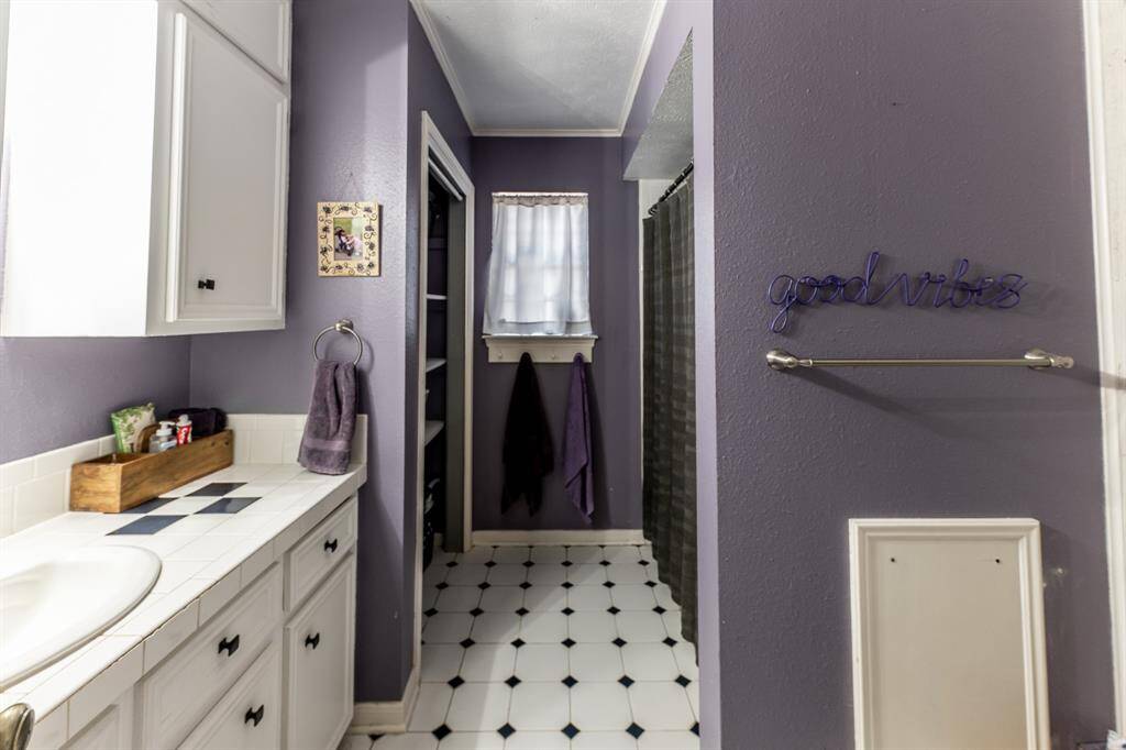 Hall bathroom.