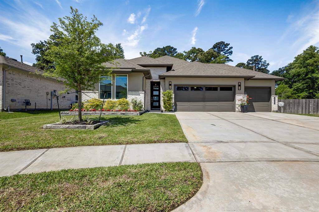 Welcome to the casual elegance of 14302 Winema View Lane, located on a pristine lot with no backdoor neighbors
